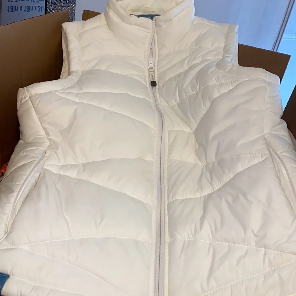 Wind River Vintage  White Puffer Vest Size M